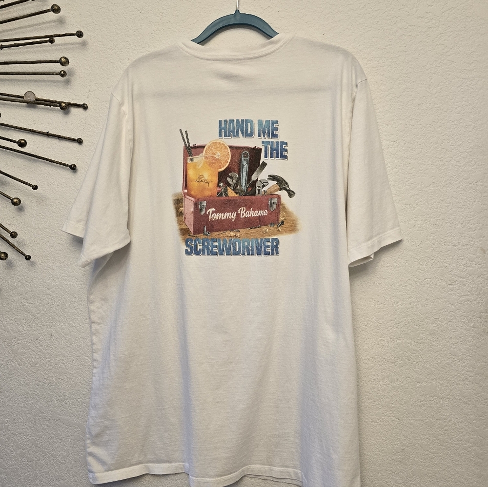 Tommy Bahama White Men's Short Sleeve Tee